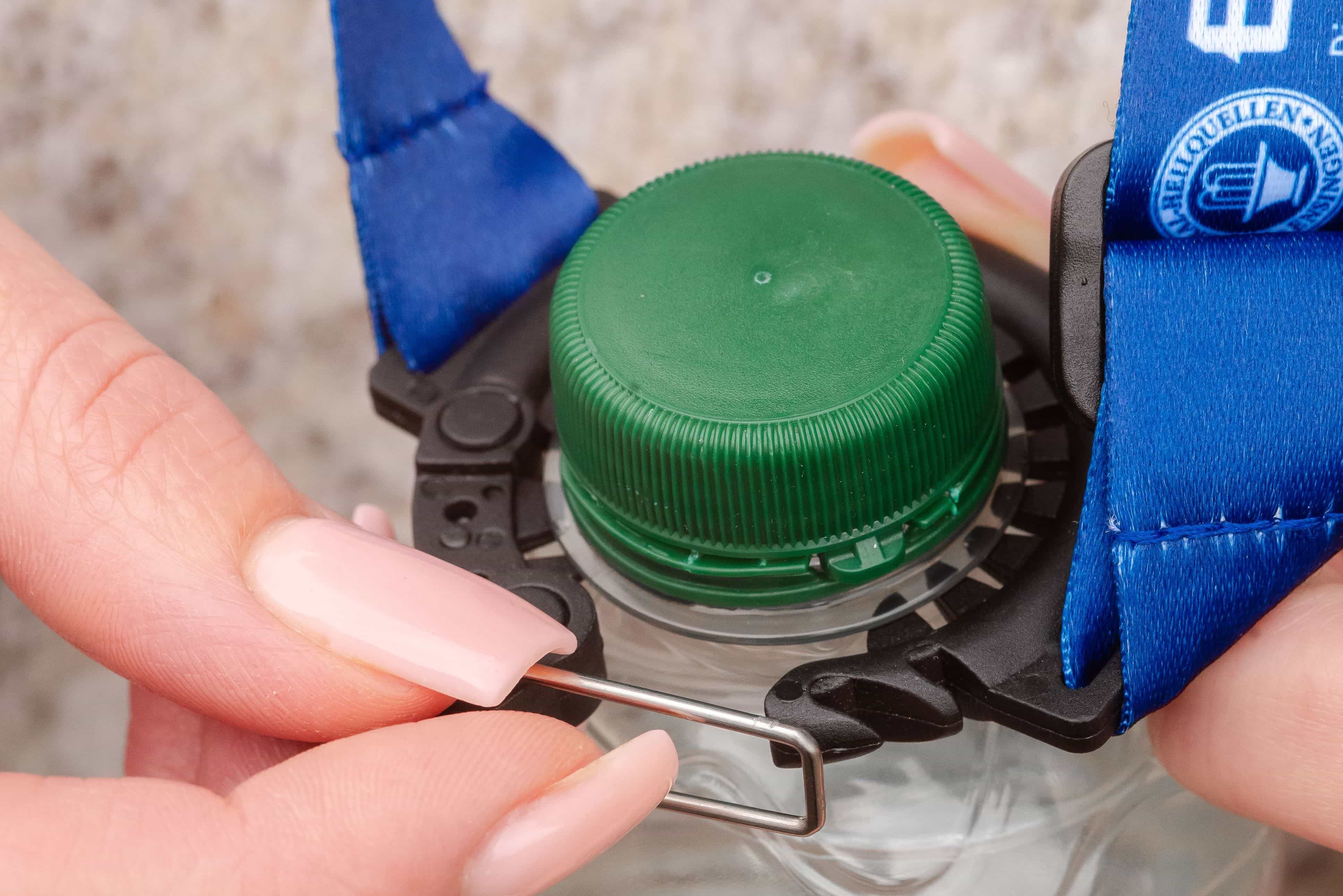 Lanyard mit Ring als Flaschenhalter