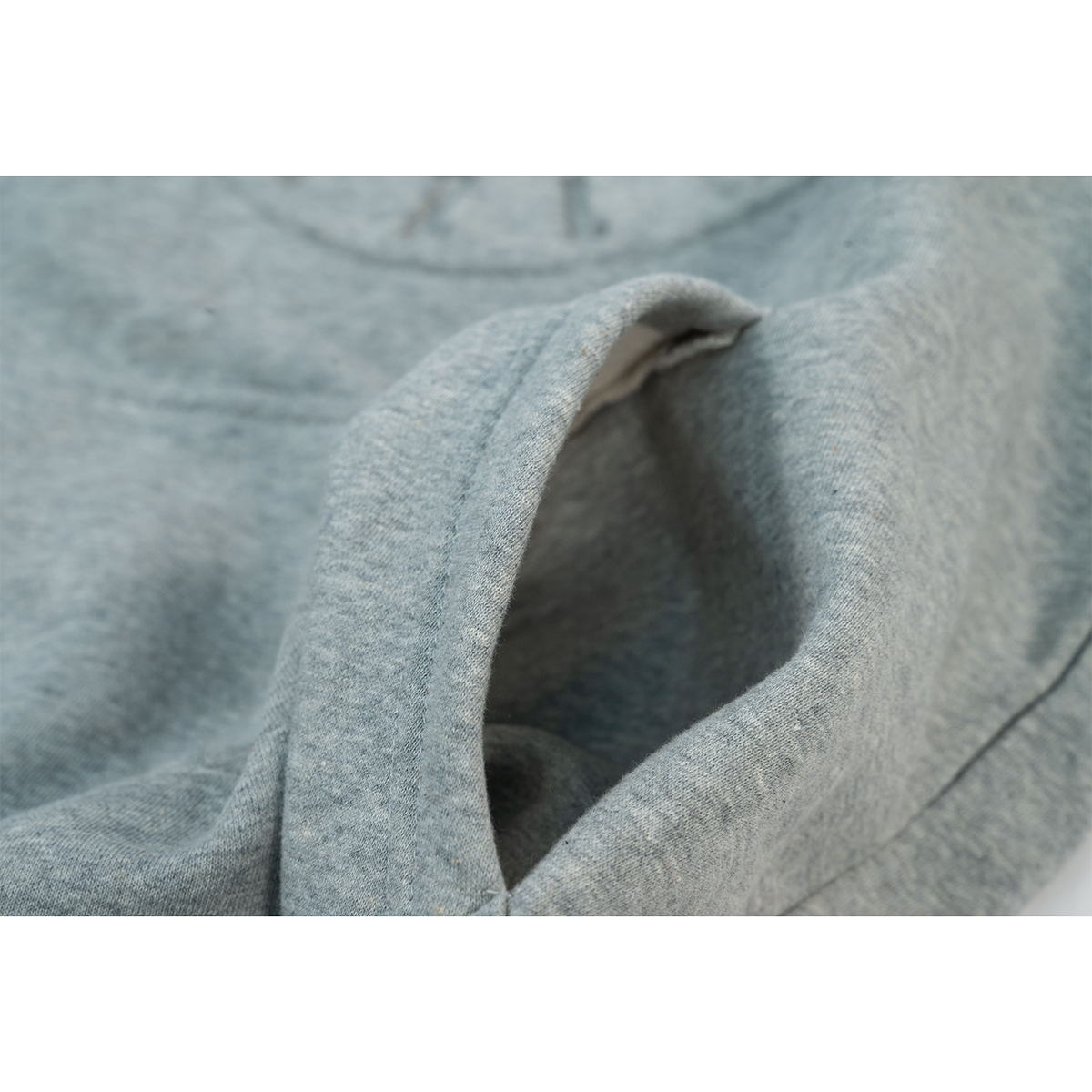 Hoodie mit geprägtem Logo